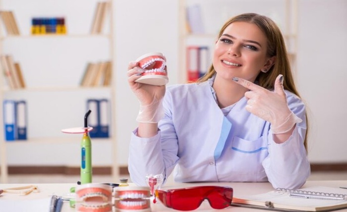 Best Denture Adhesive: Choosing the Right One for Your Needs Best Denture Adhesive Choosing the Right One for Your Needs